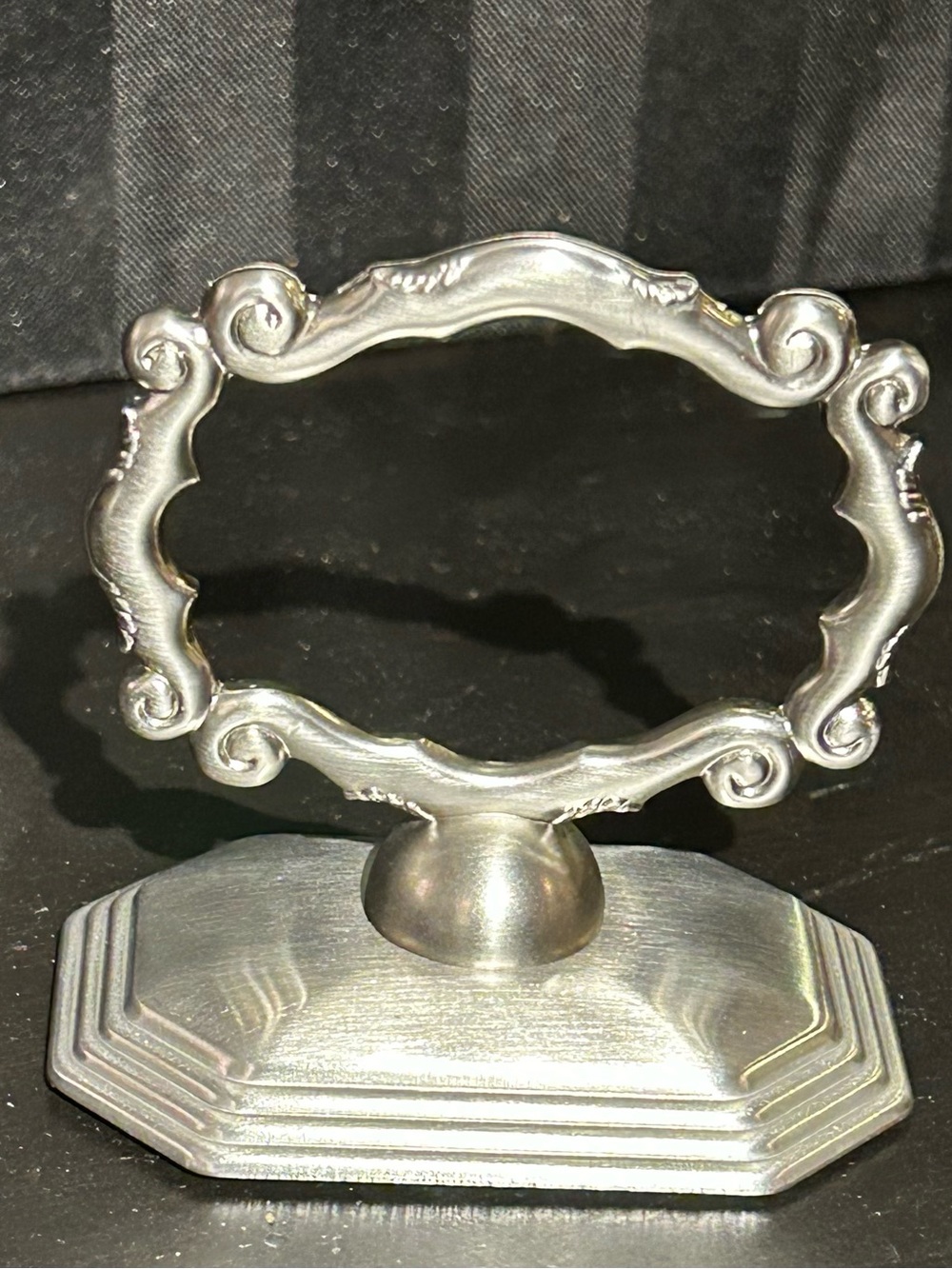 SOUTHERN LIVING Redmont Heirloom Napkin Rings / Place Card Holders Set of 4